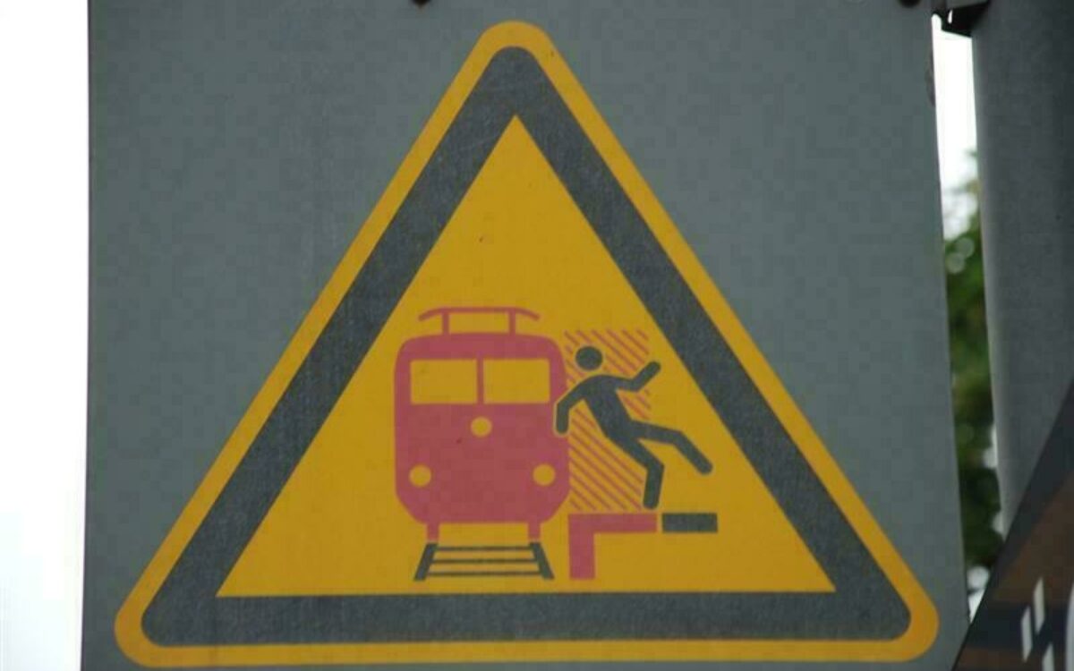 1611146087bahn unfallgefahr fh 1611146087bahn unfallgefahr fh